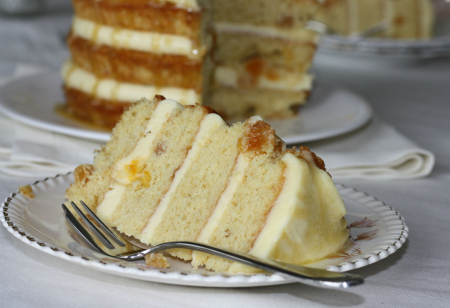 <b> Recipe: </b> Make this wonderfully warming Amaretto and apricot cake, perfect to eat with tea in front of the fire <b> Recipe: </b> Make this wonderfully warming Amaretto and apricot cake, perfect to eat with tea in front of the fire