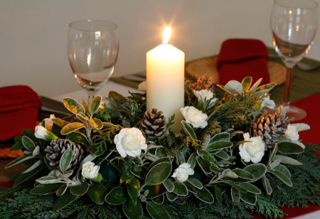 <b> How to: </b> Make an elegant centrepiece for your Christmas table using cuttings from your garden <b> How to: </b> Make an elegant centrepiece for your Christmas table using cuttings from your garden