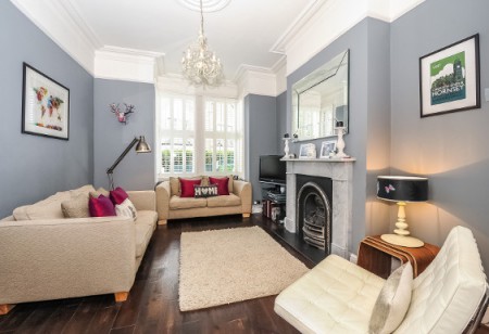 <b> House Tours: </b> This London home complements fabulous period features with confident design <b> House Tours: </b> This London home complements fabulous period features with confident design